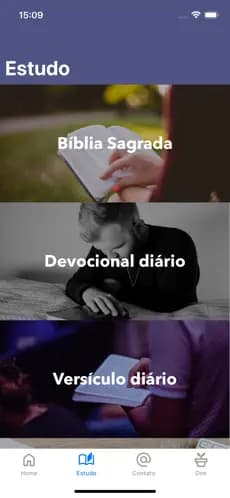 Estudo com Bíblia Sagrada, devocional e versículo diário